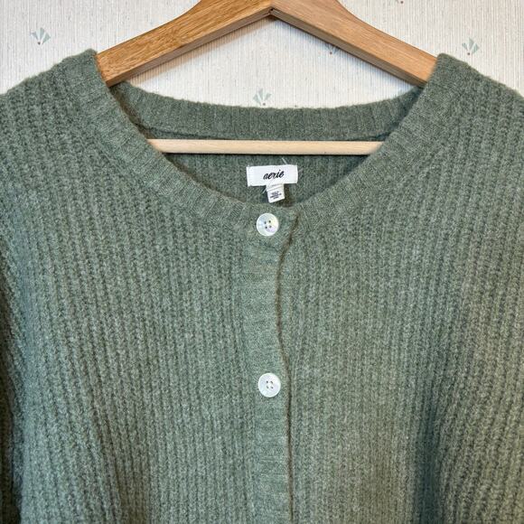 NWOT Aerie Unreal Short Sleeve Cardigan Sz XL Button Front Olive Green Relaxed - Picture 6 of 15